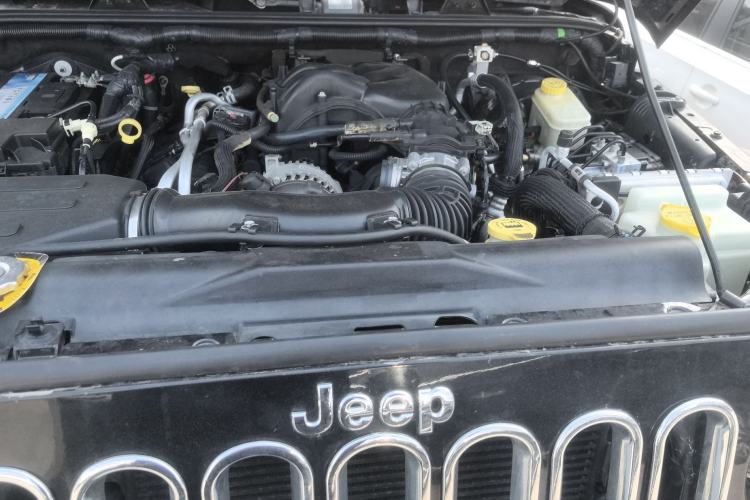 Used Jeep Wrangler 2015 3.6L Rubicon two-door model Engine Bay
