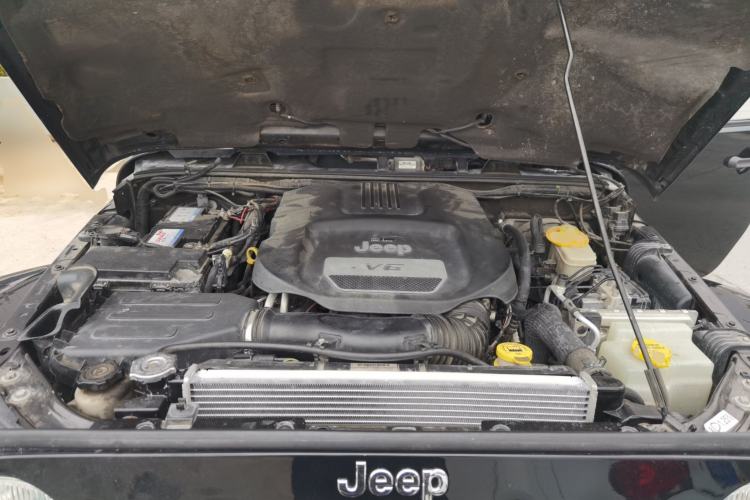 Used Jeep Wrangler 2015 3.0L Sahara Four-Door Comfort Edition Engine Bay