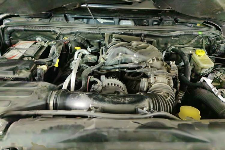 Used Jeep Wrangler 2015 3.0L Sahara Four-Door Edition Engine Bay