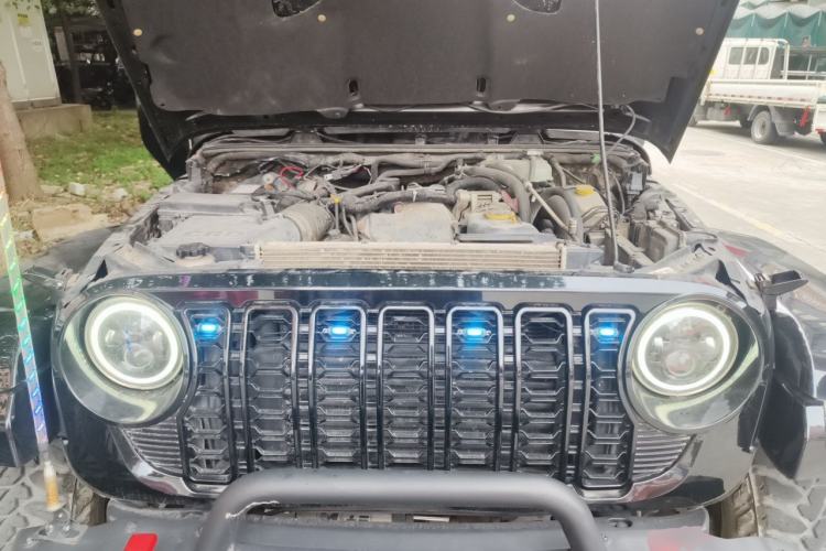 Used Jeep Wrangler 2015 2.8TD Sahara Four-Door Edition Engine Bay
