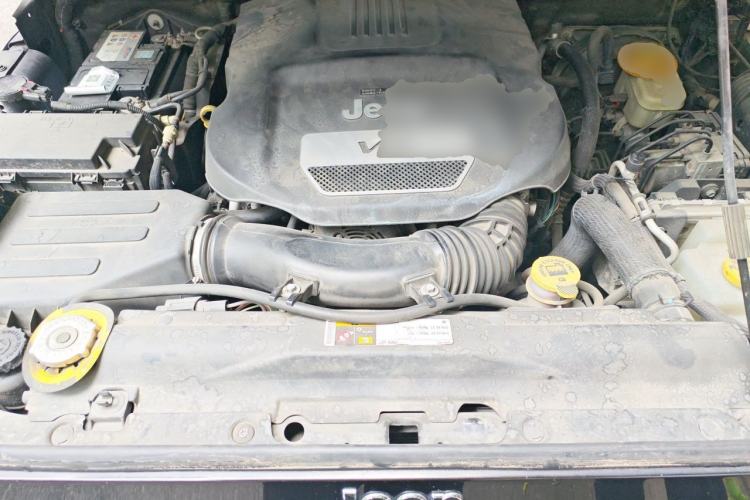 Used Jeep Wrangler 2015 3.0L Sahara Four-Door Edition Engine Bay