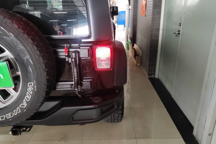 Used Jeep Wrangler 2015 3.6L Rubicon Four-Door Comfort Edition Exterior 1