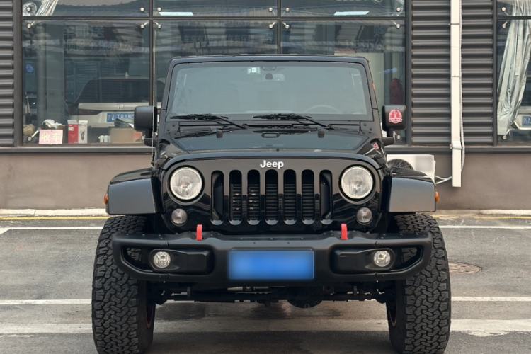 Used Jeep Wrangler 2015 2.8TD Sahara Four-Door Comfort Edition Exterior 1