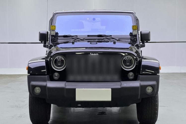 Used Jeep Wrangler 2015 2.8TD Sahara Four-Door Comfort Edition Exterior 2