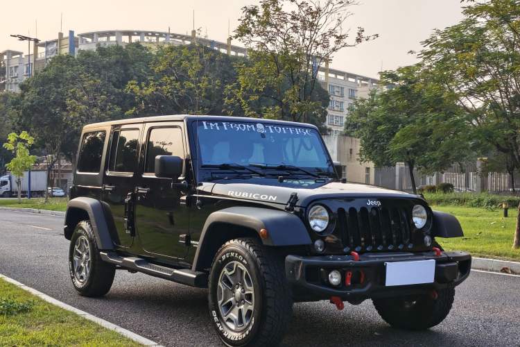Used Jeep Wrangler 2015 3.6L Rubicon Four-Door Comfort Edition Exterior 4