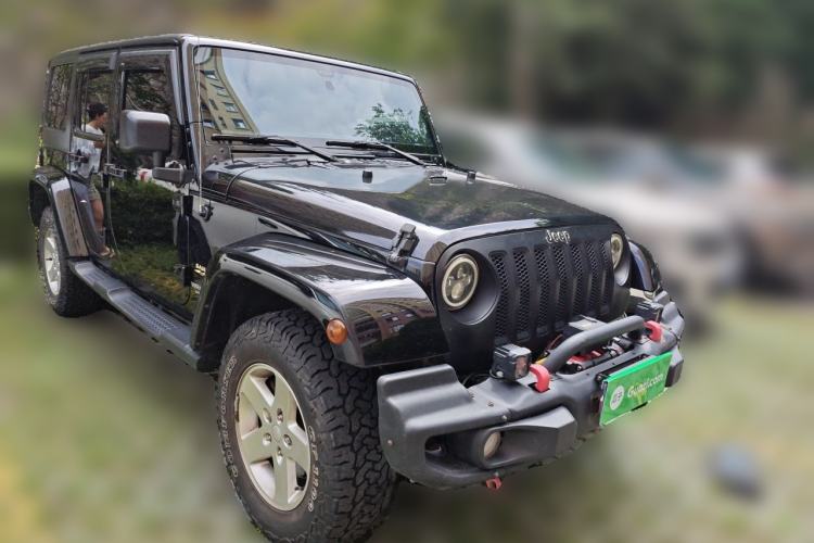 Used Jeep Wrangler 2015 2.8TD Sahara Four-Door Comfort Edition Front Right 45 Deg
