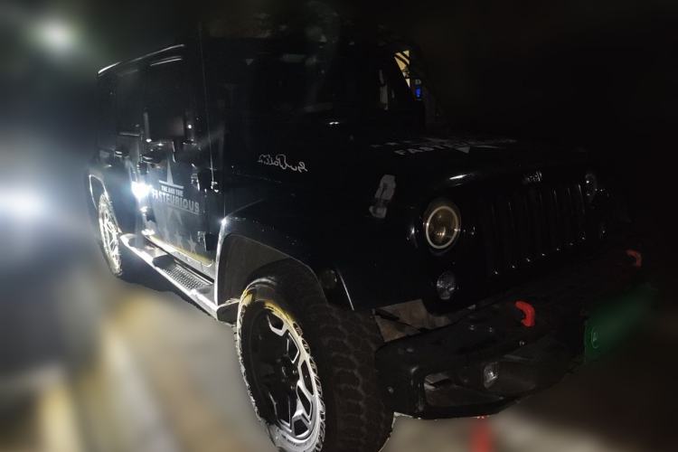 Used Jeep Wrangler 2015 3.0L Sahara Four-Door Comfort Edition Front Right 45 Deg