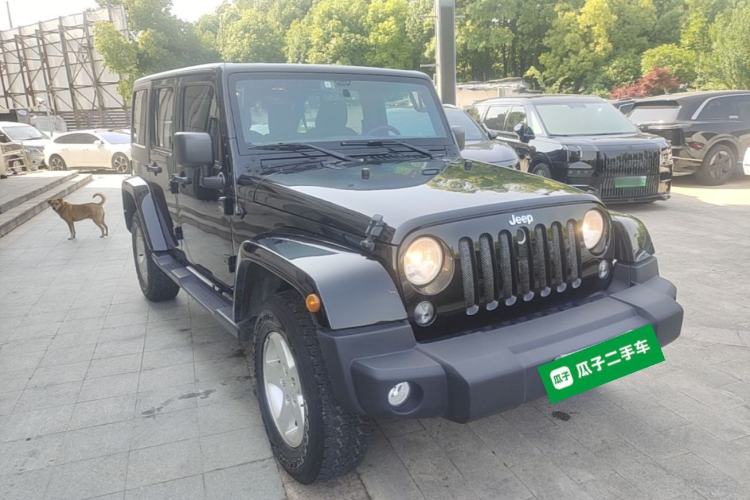 Used Jeep Wrangler 2015 2.8TD Sahara Four-Door Comfort Edition Front Right 45 Deg