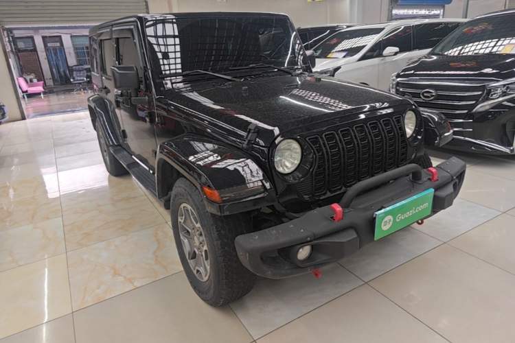 Used Jeep Wrangler 2015 3.0L Sahara Four-Door Comfort Edition Front Right 45 Deg