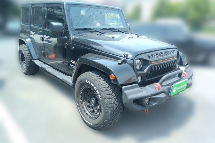 Used Jeep Wrangler 2015 3.0L Sahara Four-Door Comfort Edition Front Right 45 Deg
