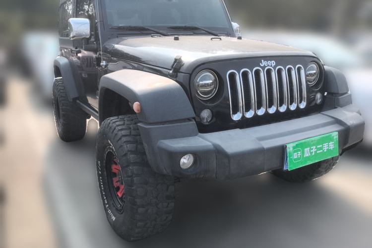 Used Jeep Wrangler 2015 3.6L Rubicon two-door model Front Right 45 Deg
