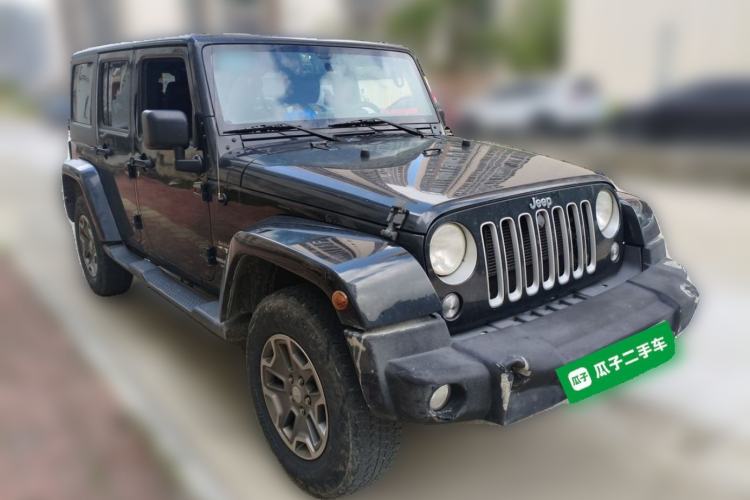 Used Jeep Wrangler 2015 3.0L Sahara Four-Door Comfort Edition Front Right 45 Deg