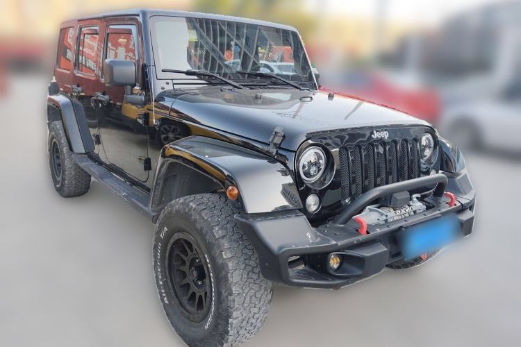 Used Jeep Wrangler 2015 3.0L Sahara Four-Door Comfort Edition Front Right 45 Deg