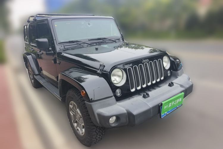Used Jeep Wrangler 2015 3.0L Sahara Four-Door Comfort Edition Front Right 45 Deg