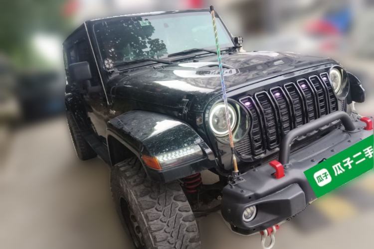 Used Jeep Wrangler 2015 2.8TD Sahara Four-Door Edition Front Right 45 Deg