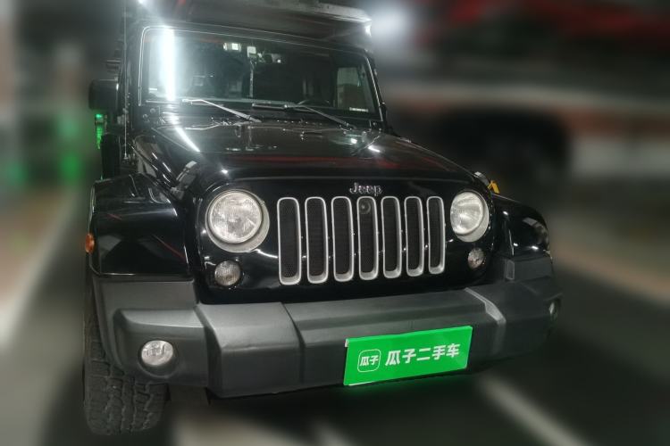 Used Jeep Wrangler 2015 2.8TD Sahara Four-Door Comfort Edition Front