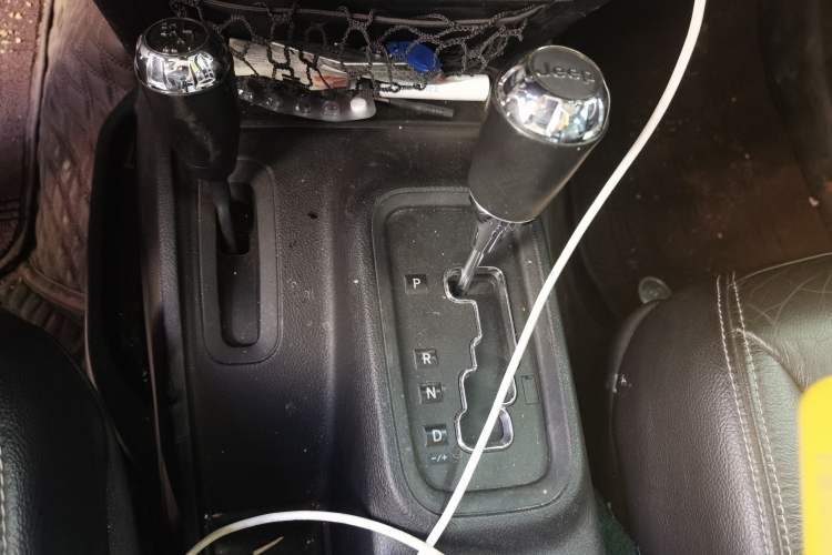 Used Jeep Wrangler 2015 3.0L Sahara Four-Door Edition Gear Lever