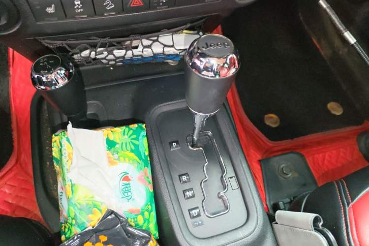 Used Jeep Wrangler 2015 3.0L Sahara Four-Door Edition Gear Lever