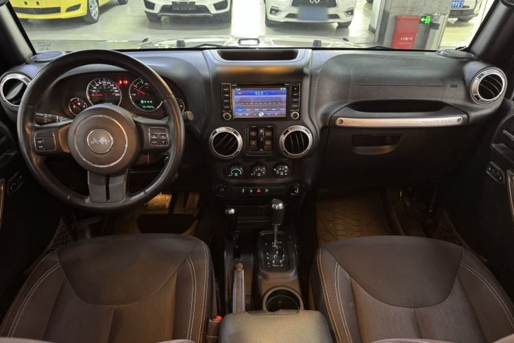 Used Jeep Wrangler 2015 2.8TD Sahara Four-Door Comfort Edition Headliner