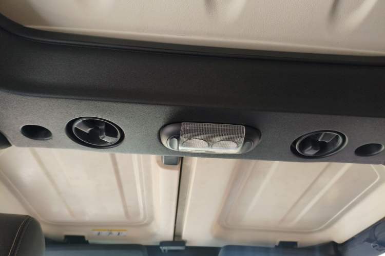 Used Jeep Wrangler 2015 3.0L Sahara Four-Door Comfort Edition Headliner