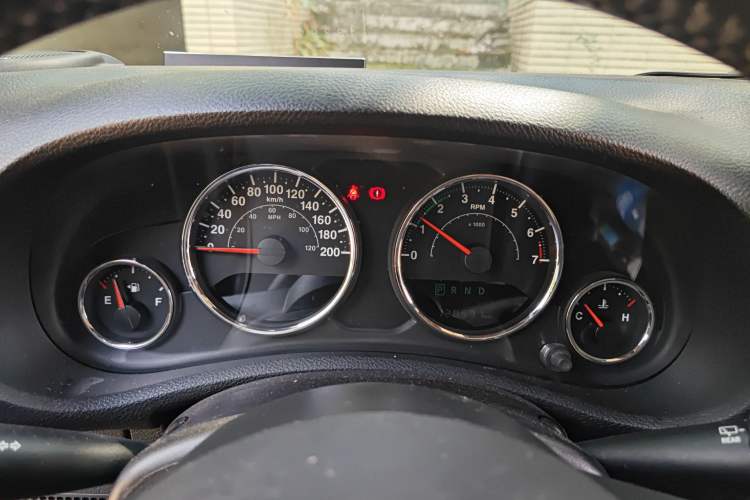 Used Jeep Wrangler 2015 3.0L Sahara Four-Door Comfort Edition Instrument Cluster