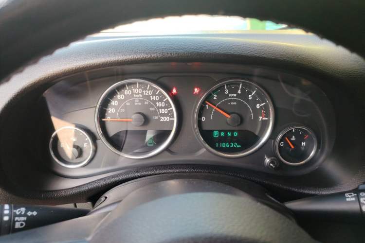Used Jeep Wrangler 2015 3.0L Sahara Four-Door Comfort Edition Instrument Cluster