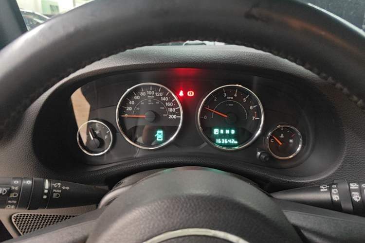 Used Jeep Wrangler 2015 3.0L Sahara Four-Door Comfort Edition Instrument Cluster