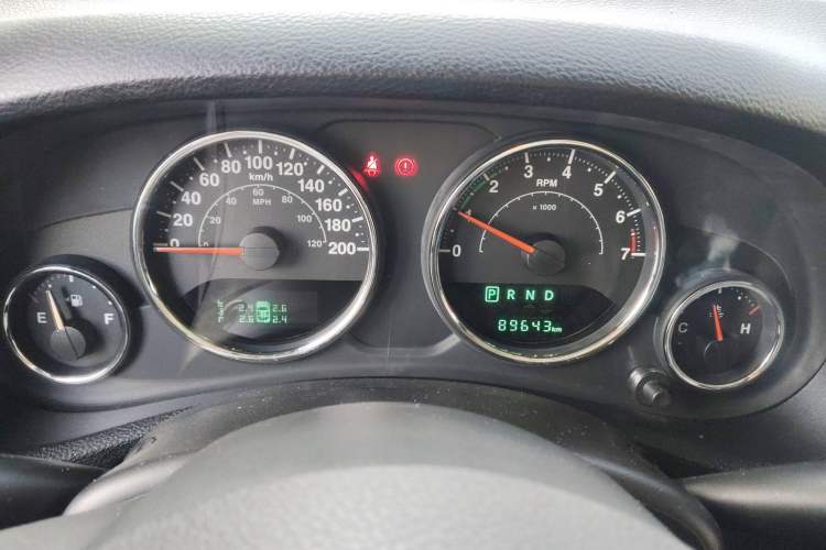 Used Jeep Wrangler 2015 3.0L Sahara Four-Door Comfort Edition Instrument Cluster
