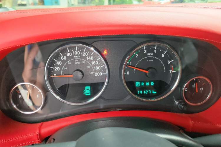 Used Jeep Wrangler 2015 3.0L Sahara Four-Door Edition Instrument Cluster