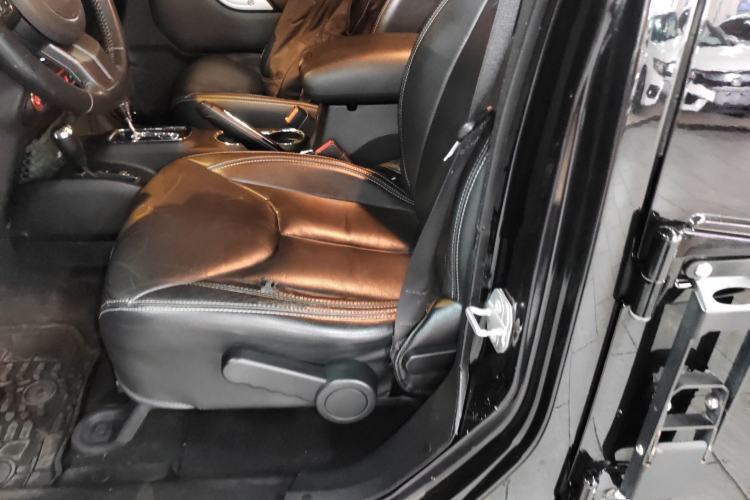 Used Jeep Wrangler 2015 3.6L Rubicon Four-Door Comfort Edition Left Front Seat