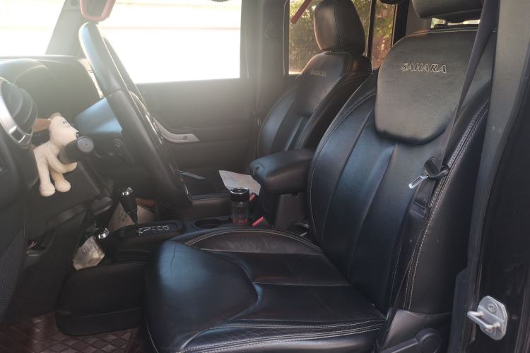 Used Jeep Wrangler 2015 3.0L Sahara Four-Door Edition Left Front Seat