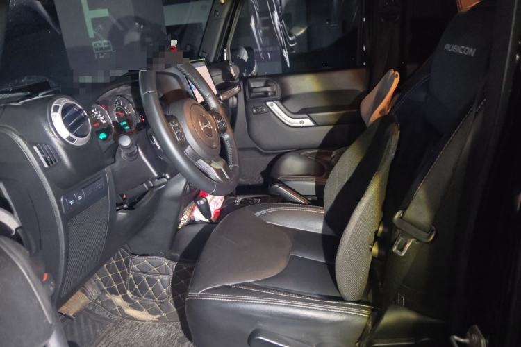 Used Jeep Wrangler 2015 3.6L Rubicon Four-Door Edition Left Front Seat