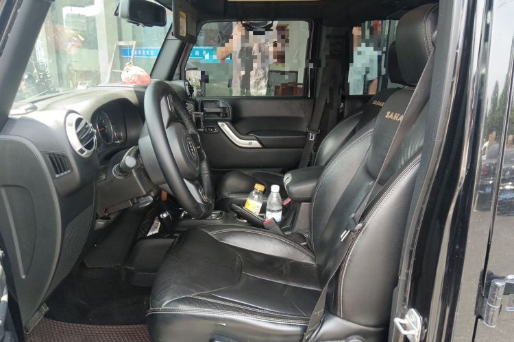 Used Jeep Wrangler 2015 3.0L Sahara Four-Door Comfort Edition Left Front Seat