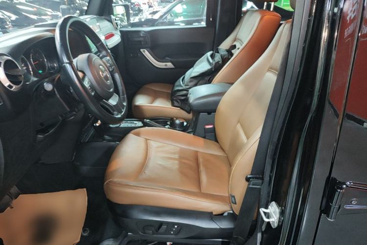 Used Jeep Wrangler 2015 2.8TD Sahara Four-Door Comfort Edition Left Front Seat