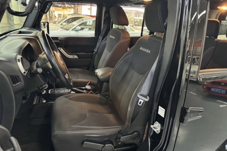 Used Jeep Wrangler 2015 2.8TD Sahara Four-Door Comfort Edition Left Front Seat