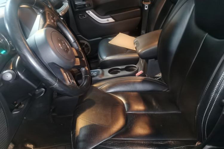 Used Jeep Wrangler 2015 2.8TD Sahara Four-Door Comfort Edition Left Front Seat