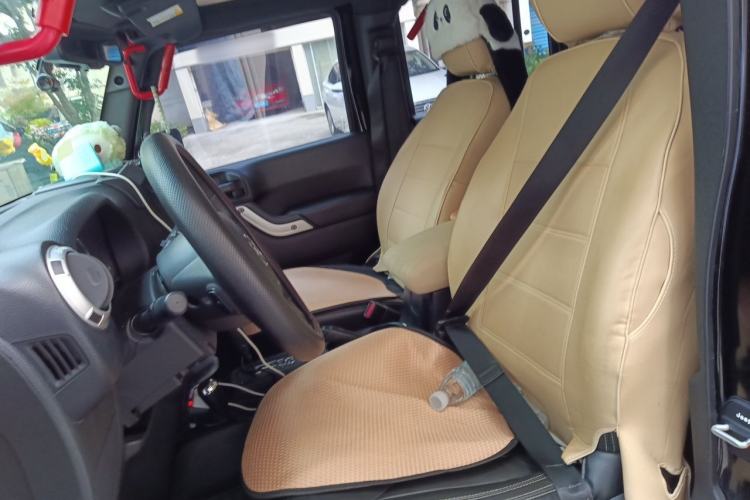 Used Jeep Wrangler 2015 3.0L Sahara Four-Door Edition Left Front Seat