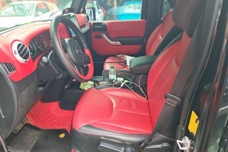 Used Jeep Wrangler 2015 3.0L Sahara Four-Door Edition Left Front Seat