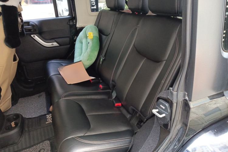 Used Jeep Wrangler 2015 3.0L Sahara Four-Door Edition Left Rear Seat
