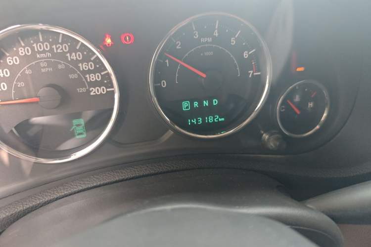 Used Jeep Wrangler 2015 3.0L Sahara Four-Door Comfort Edition Odometer Close Up
