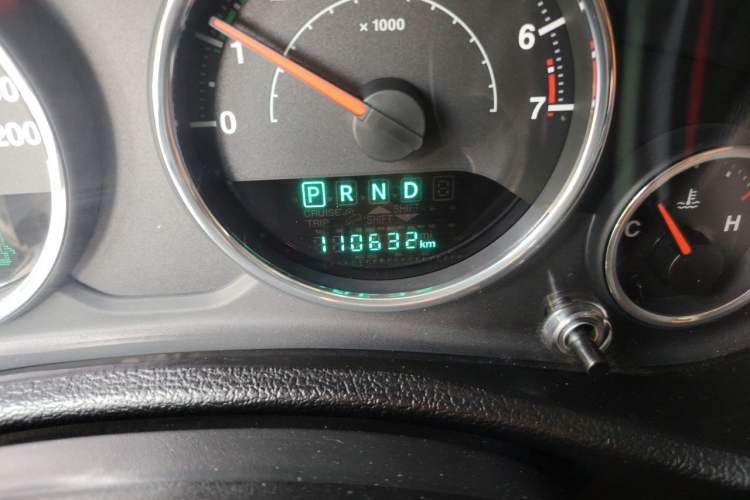 Used Jeep Wrangler 2015 3.0L Sahara Four-Door Comfort Edition Odometer Close Up