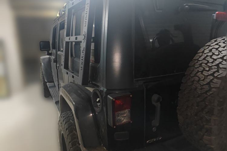 Used Jeep Wrangler 2015 2.8TD Sahara Four-Door Edition Rear Left 45 Deg