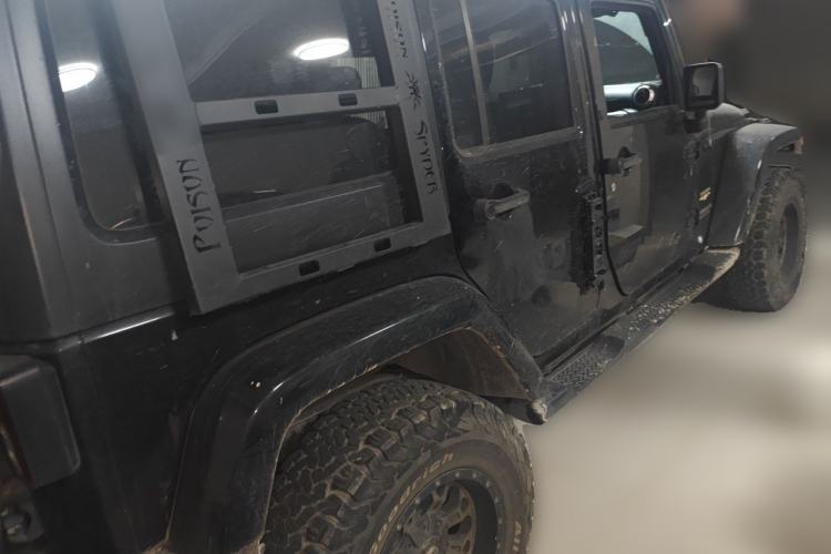 Used Jeep Wrangler 2015 2.8TD Sahara Four-Door Edition Rear Right 45 Deg