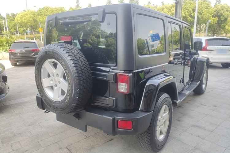 Used Jeep Wrangler 2015 2.8TD Sahara Four-Door Comfort Edition Rear Right 45 Deg