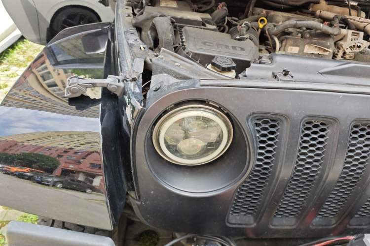 Used Jeep Wrangler 2015 2.8TD Sahara Four-Door Comfort Edition Right Front Headlight