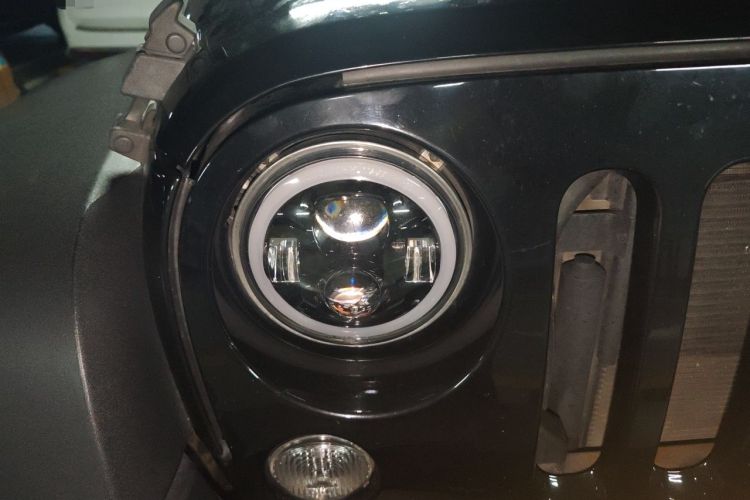 Used Jeep Wrangler 2015 3.6L Rubicon Two-Door Comfort Edition Right Front Headlight