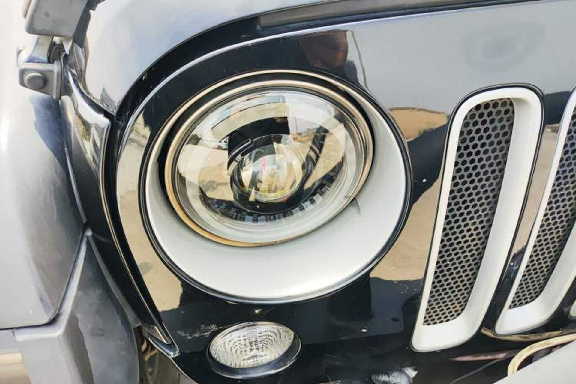 Used Jeep Wrangler 2015 3.0L Sahara Four-Door Comfort Edition Right Front Headlight