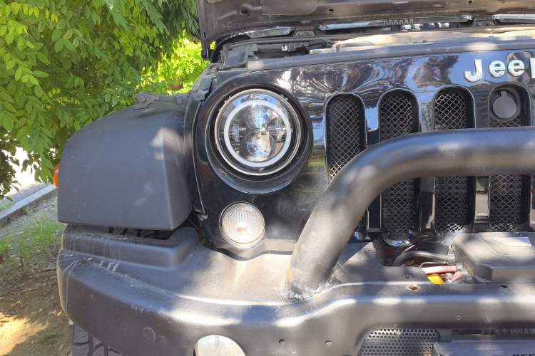 Used Jeep Wrangler  Right Front Headlight