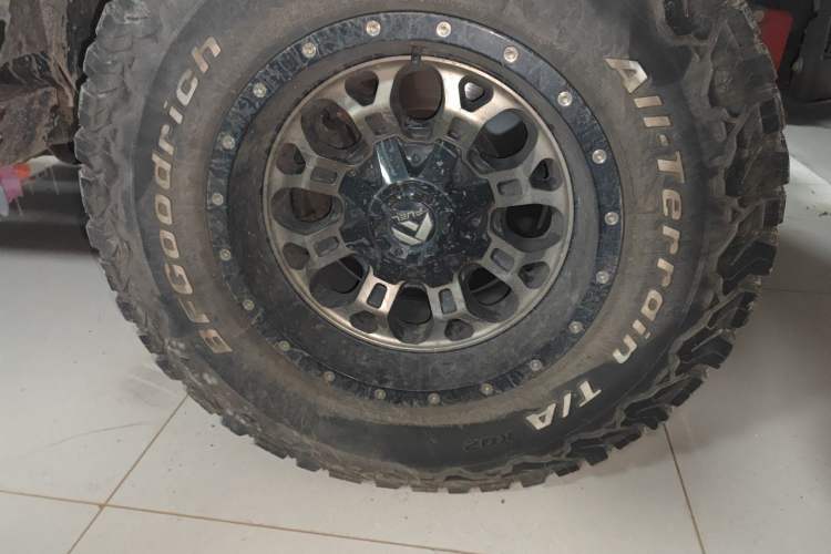 Used Jeep Wrangler 2015 2.8TD Sahara Four-Door Edition Right Front Wheel Hub