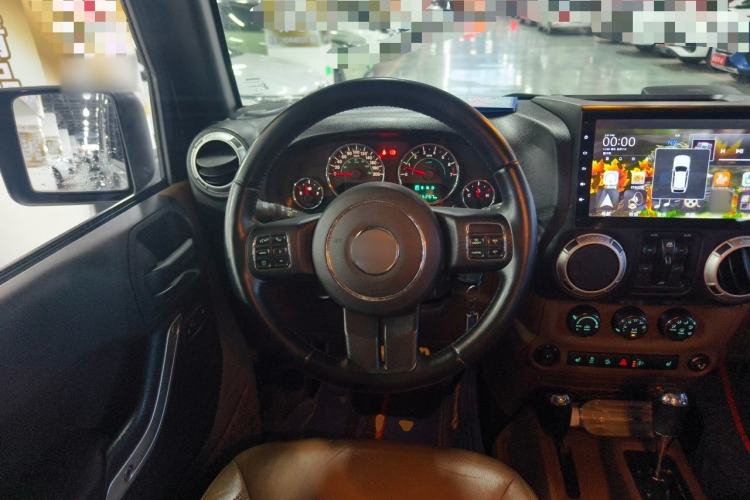 Used Jeep Wrangler 2015 3.0L Sahara Four-Door Comfort Edition Steering Wheel